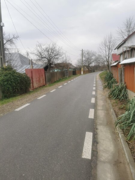 Satul Cornatel, comuna Urechesti, jud. Bacau, vand casa batraneasca.